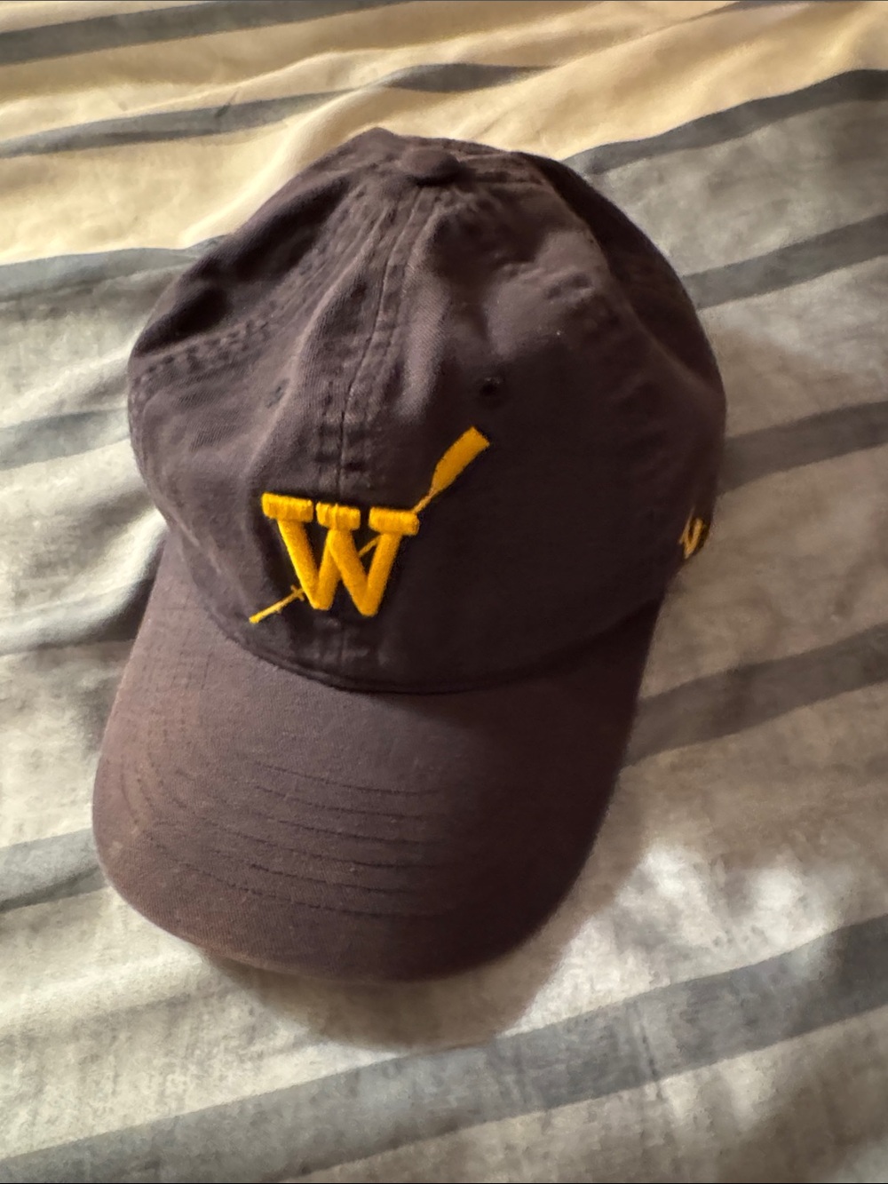 U of W Sports Club hat
